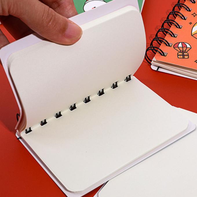 Journal intime personnel en gros pour écrire des notes dedans et inscrire le petit bloc-notes de carnet de journal de livre à couverture dure