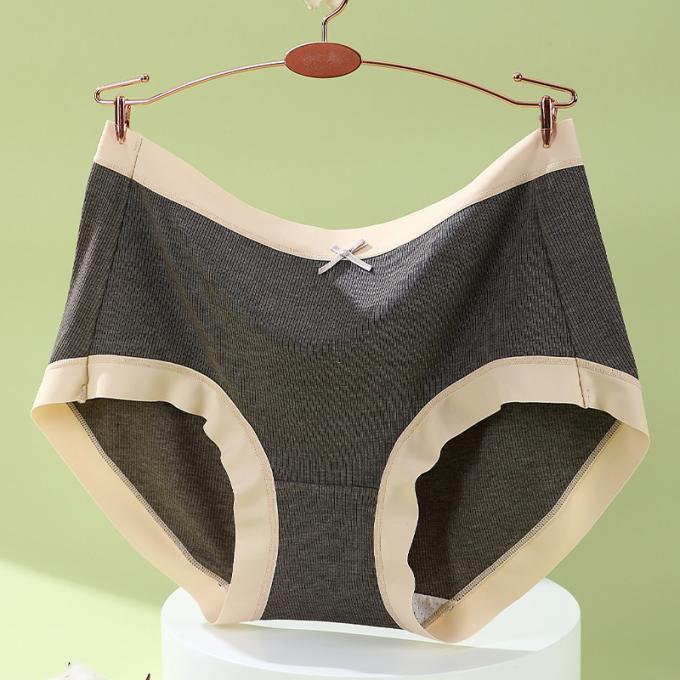 Le coton moyen de Traceless de la taille de la fille en gros respirable plus des sous-vêtements de taille 3 couches coulent les culottes des femmes de preuve