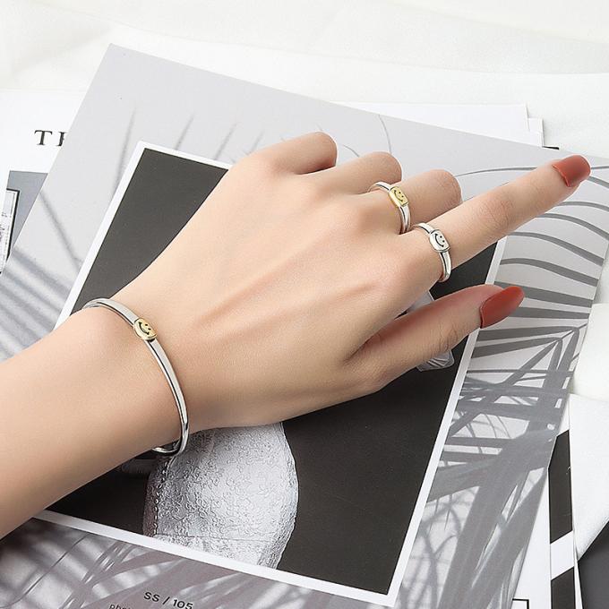 Bracelets de dames de bracelet d'or et ruban coréens en gros Bangae de charmes de Ring Bangle