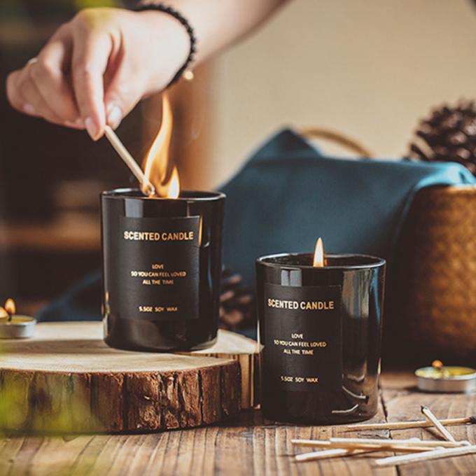 Le cadeau durable sans fumée d'Amber Scented Mother Day Birthday Valentine Weddings Soy en bois a placé la bougie en gros