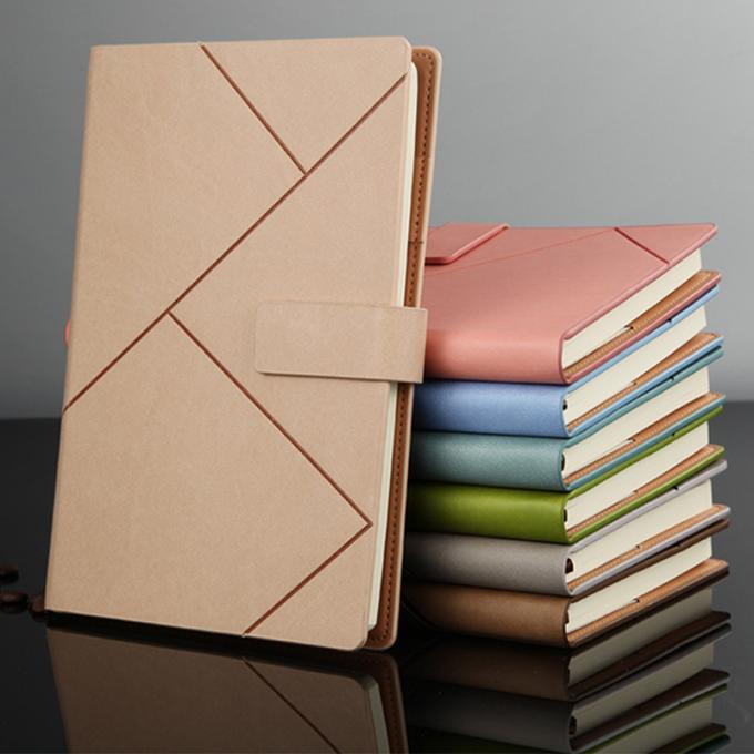 Ligne de serrure de carnet de noir du carnet A5 d'affaires de voyageurs liant les journaux créatifs quotidiens de carnet