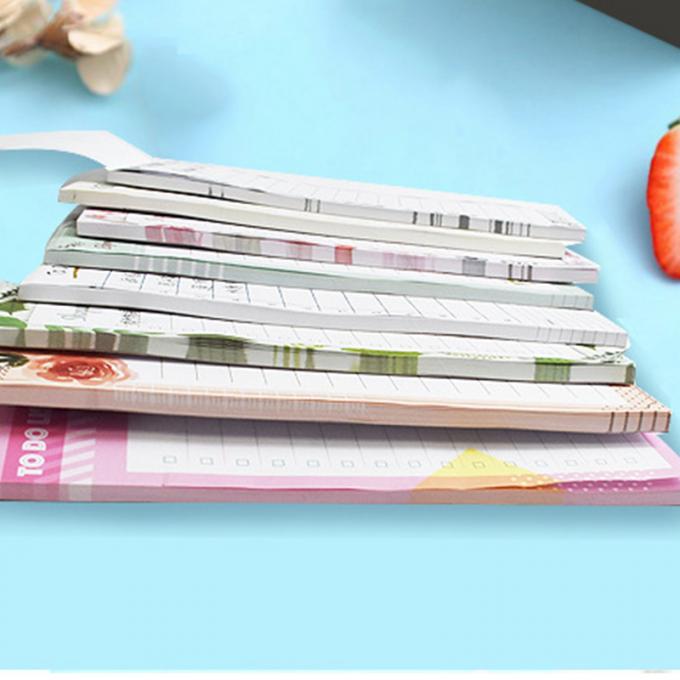 Blocs-notes magnétiques faits sur commande en gros de conception florale pour faire la liste pour les notes collantes d'aimant de réfrigérateur de liste d'épicerie