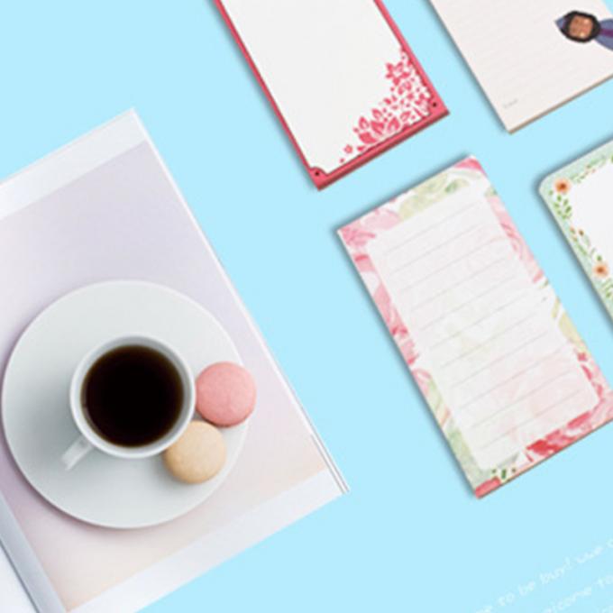 Blocs-notes magnétiques faits sur commande en gros de conception florale pour faire la liste pour les notes collantes d'aimant de réfrigérateur de liste d'épicerie