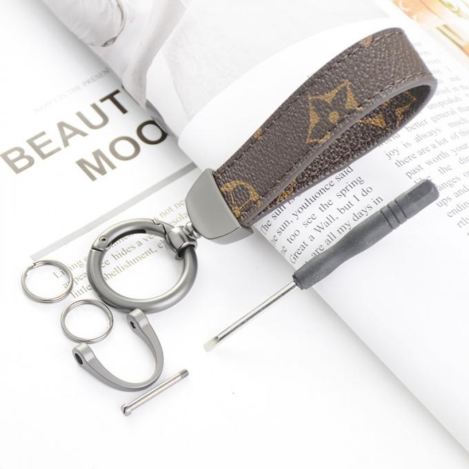 Le sac pendant en cuir en gros de chaîne principale de chien d'ours ornemente des accessoires Diamond Bear Keychain Keychains pour des femmes