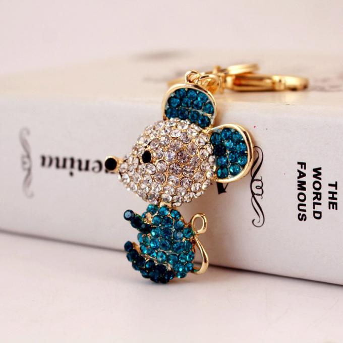 Année du pendant mignon en métal de Diamond Mouse Car Keychain Animal de cadeau de rat en gros parmi nous chaîne principale de fausse pierre
