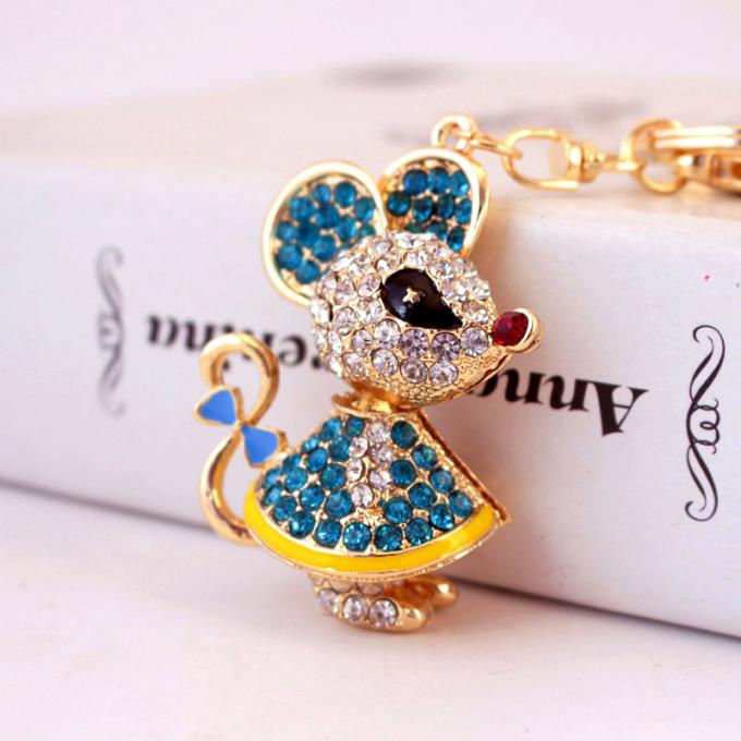 Année du pendant mignon en métal de Diamond Mouse Car Keychain Animal de cadeau de rat en gros parmi nous chaîne principale de fausse pierre