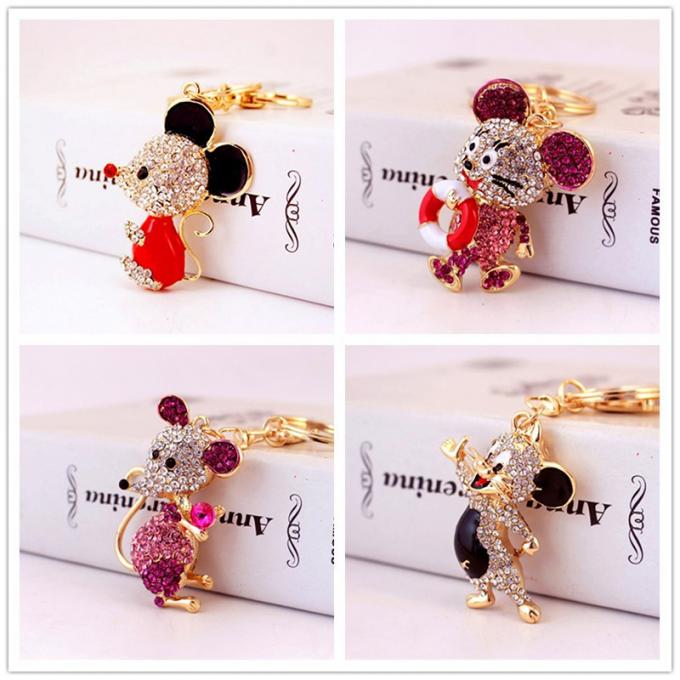 Année du pendant mignon en métal de Diamond Mouse Car Keychain Animal de cadeau de rat en gros parmi nous chaîne principale de fausse pierre
