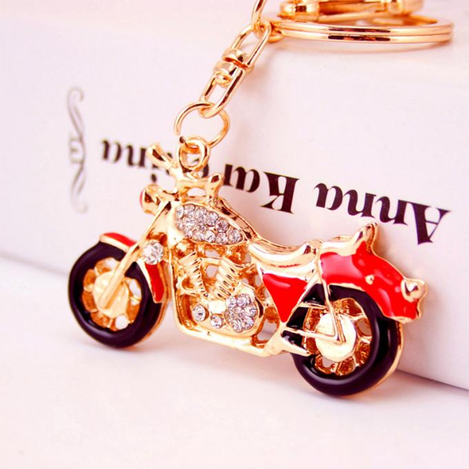 Keychains pour le logo de Crystal Luxury Designers Custom Keychain en métal de fausse pierre de Metal Pendant Motorcycle de modèle de femme
