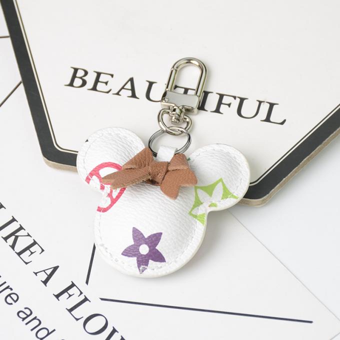 Le sac pendant en cuir en gros de chaîne principale de chien d'ours ornemente des accessoires Diamond Bear Keychain Keychains pour des femmes