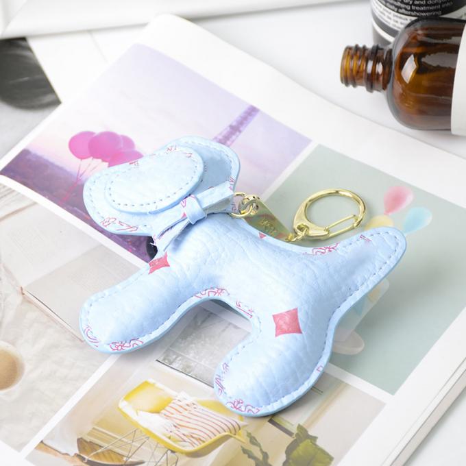 Le sac pendant en cuir en gros de chaîne principale de chien d'ours ornemente des accessoires Diamond Bear Keychain Keychains pour des femmes