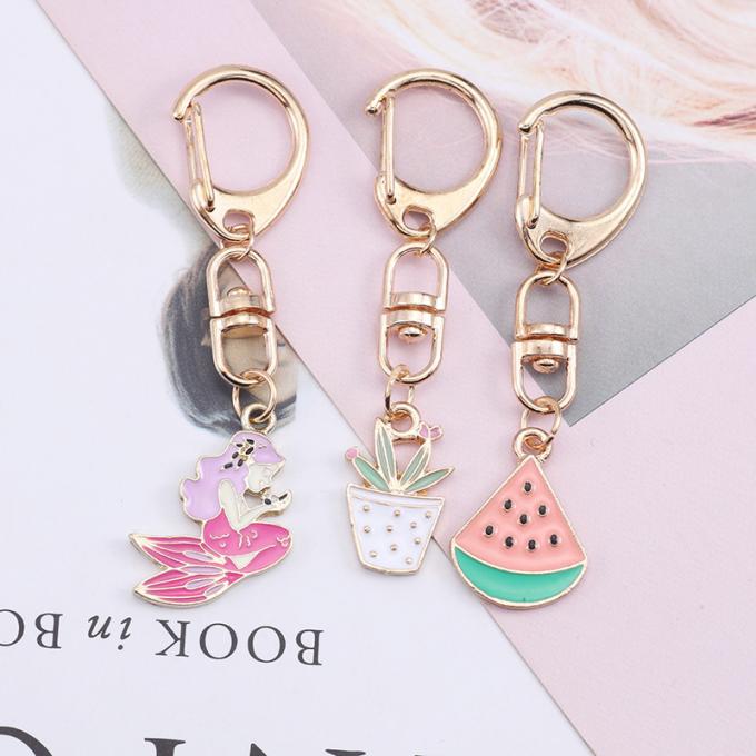 Les femmes pendantes en métal en gros de Diamond Crystal Mermaids Car Key Ring mettent en sac les accessoires Keyhains en cristal pour des cadeaux